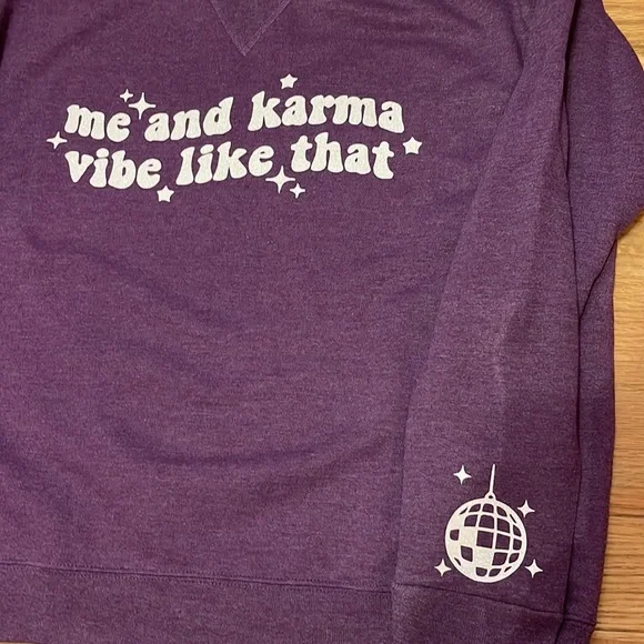 Taylor swift sweatshirt size medium - Picture 3 of 4